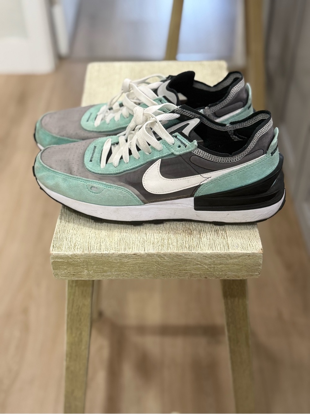 Nike Waffle One SE Low-Top Sneakers in Mint Green, Gray & White